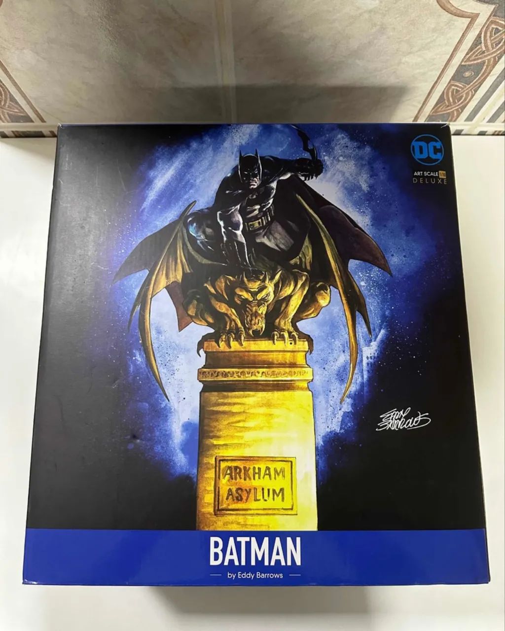 Batman By Eddy Barrows - Iron Studios