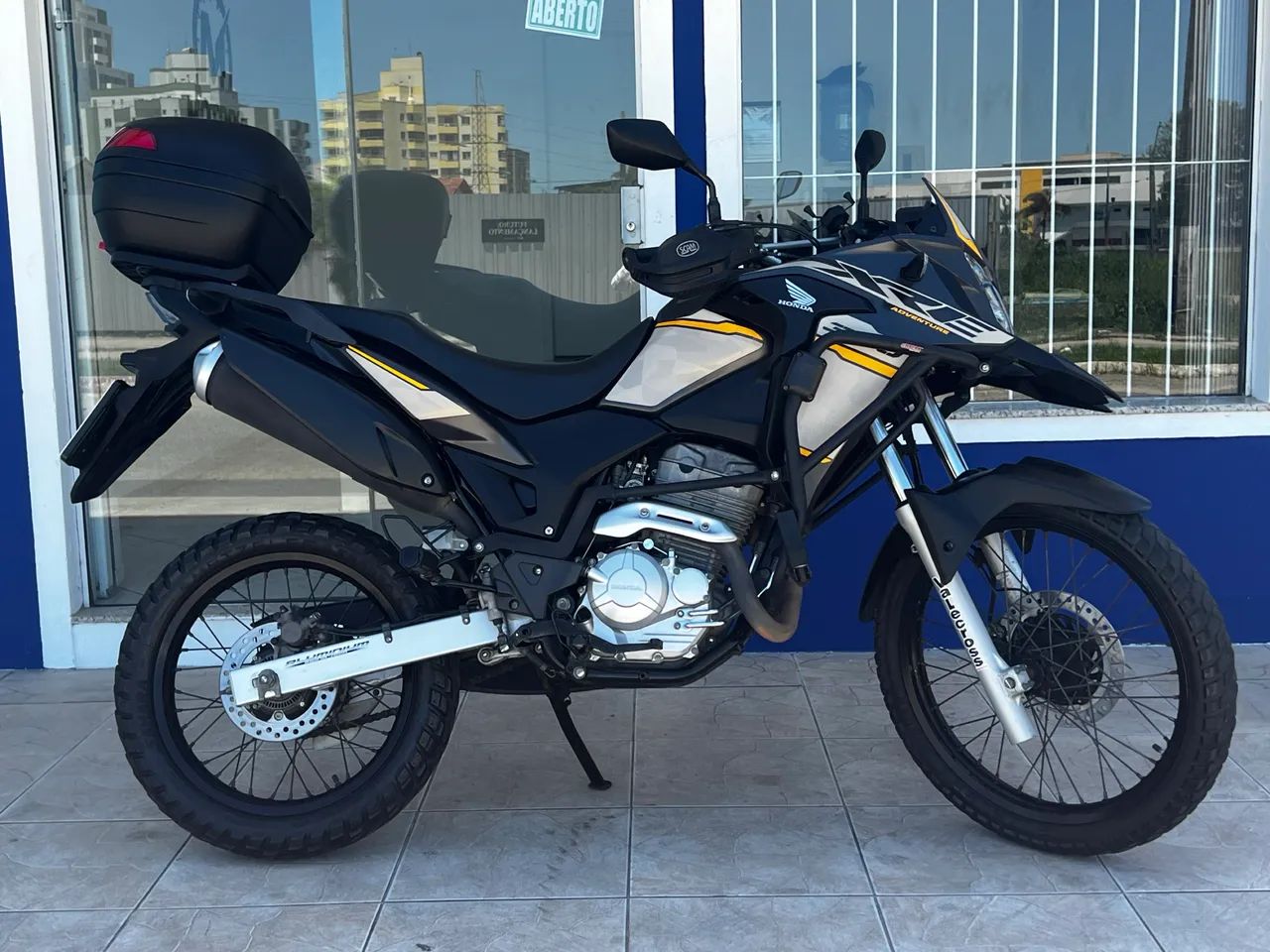 Xre 300 2022