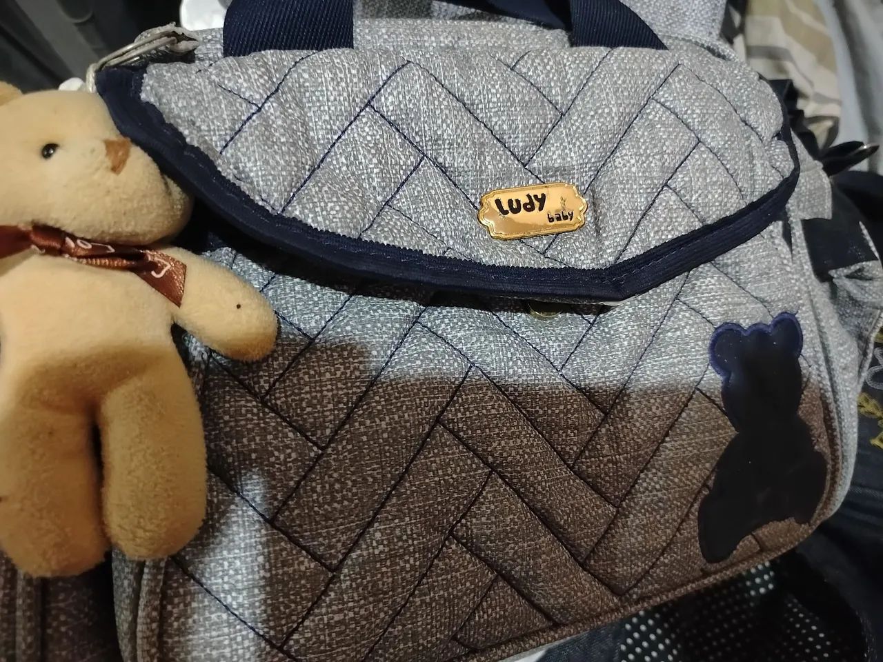 Vendo ítens de bebê menino
