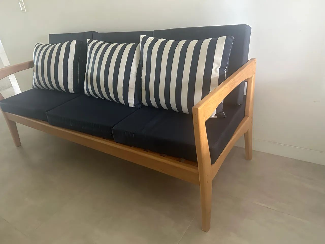 Sofá 3 lugares - Foto 2