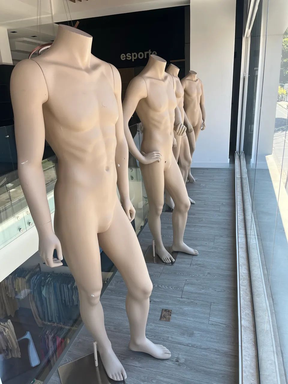 Manequins masculino de fibra - Foto 2