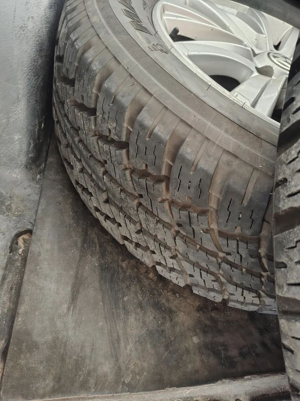Rodas 18  Amarok novas com 4 pneus zero - Foto 3