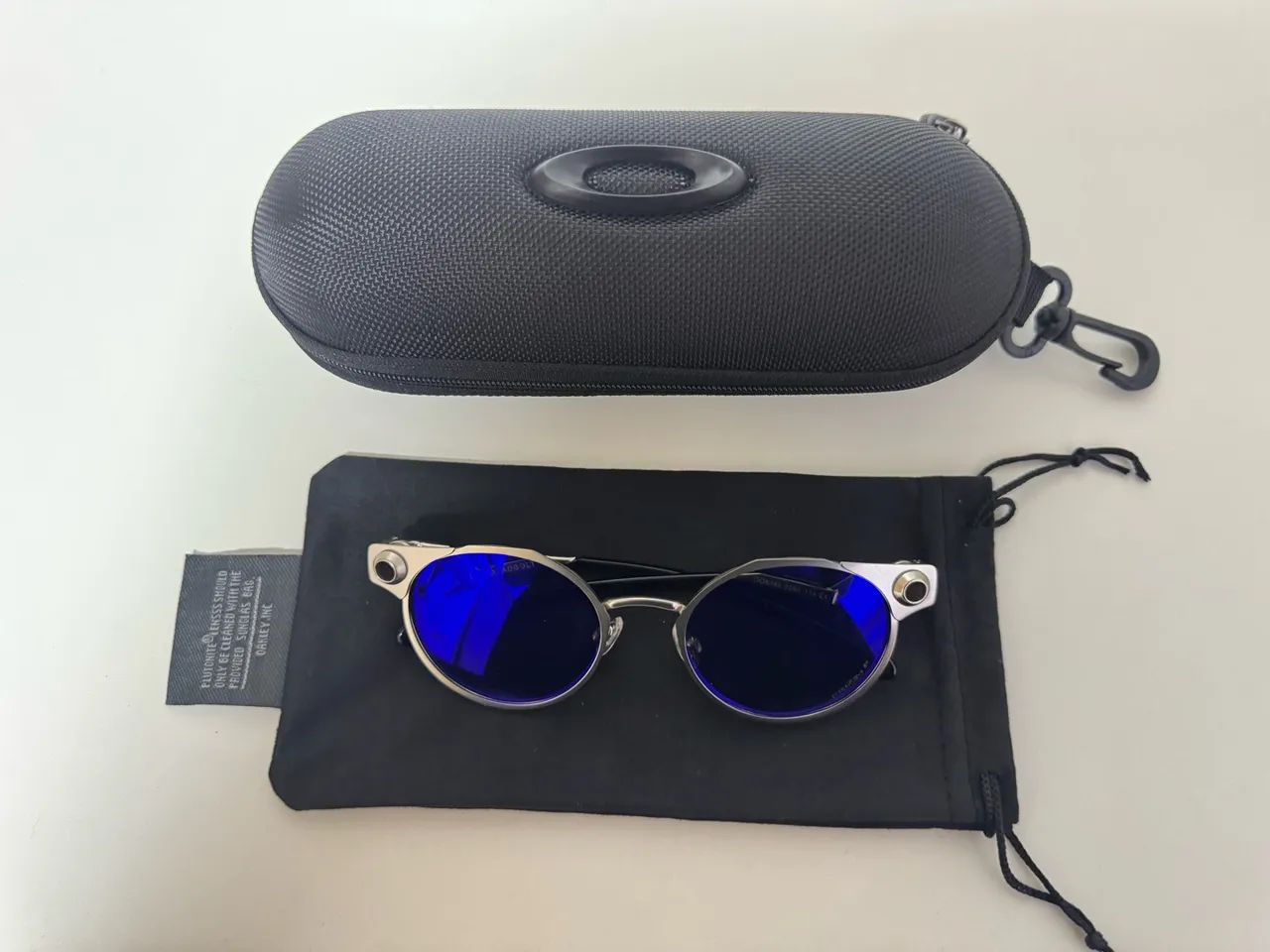Oakley Deadbolt