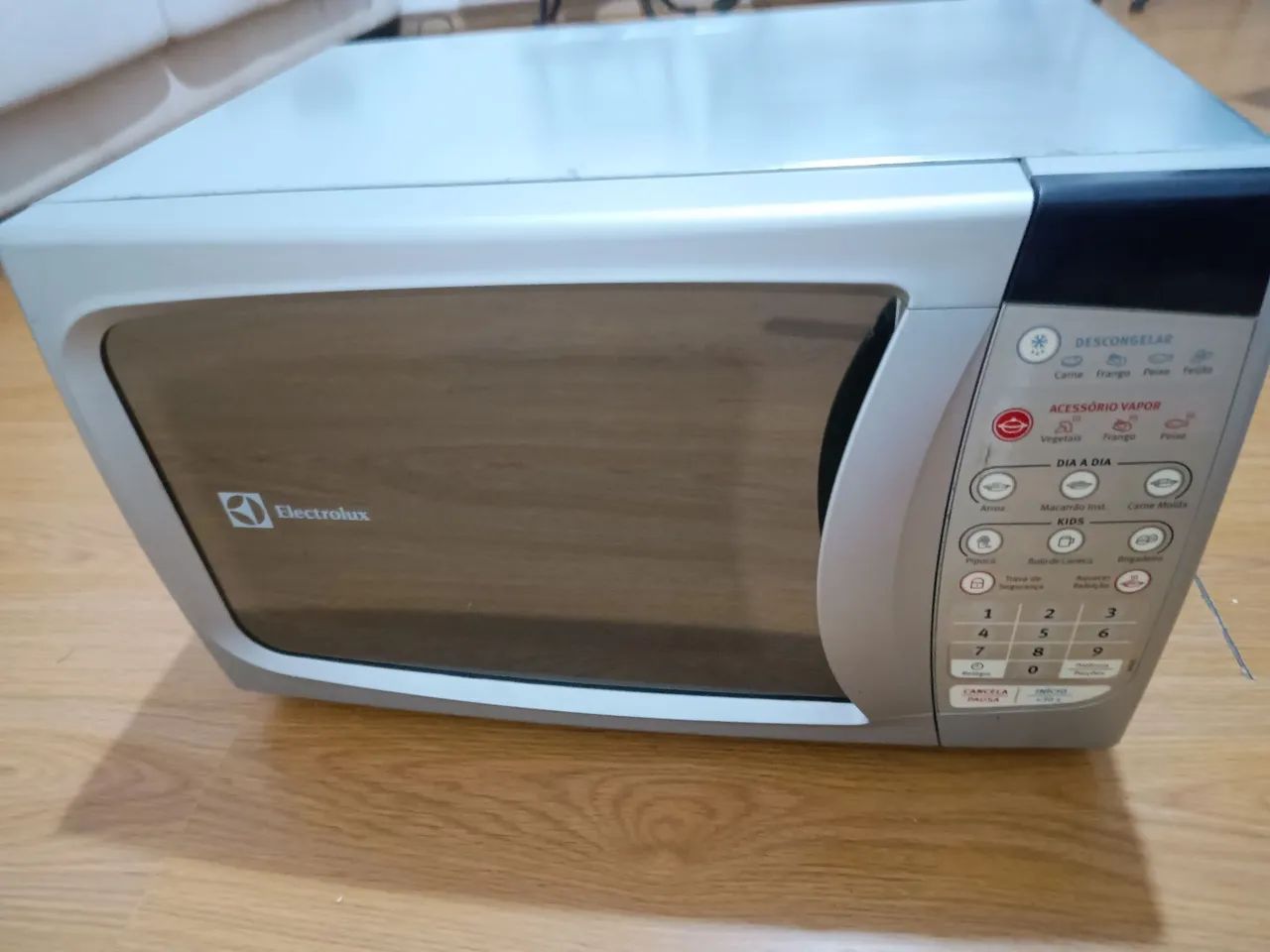 Microondas Eletrolux inox porta espelhada  - Foto 5