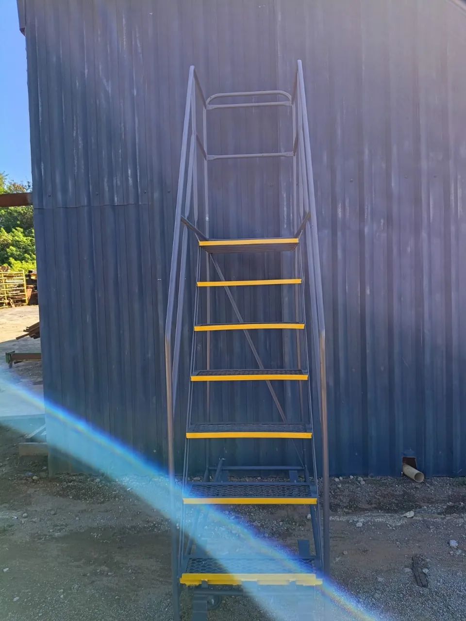 Escadas patamar em aço - Foto 5