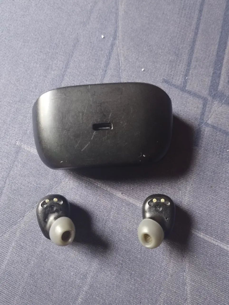 Fone JBL wave buds 2 com defeito - Foto 3