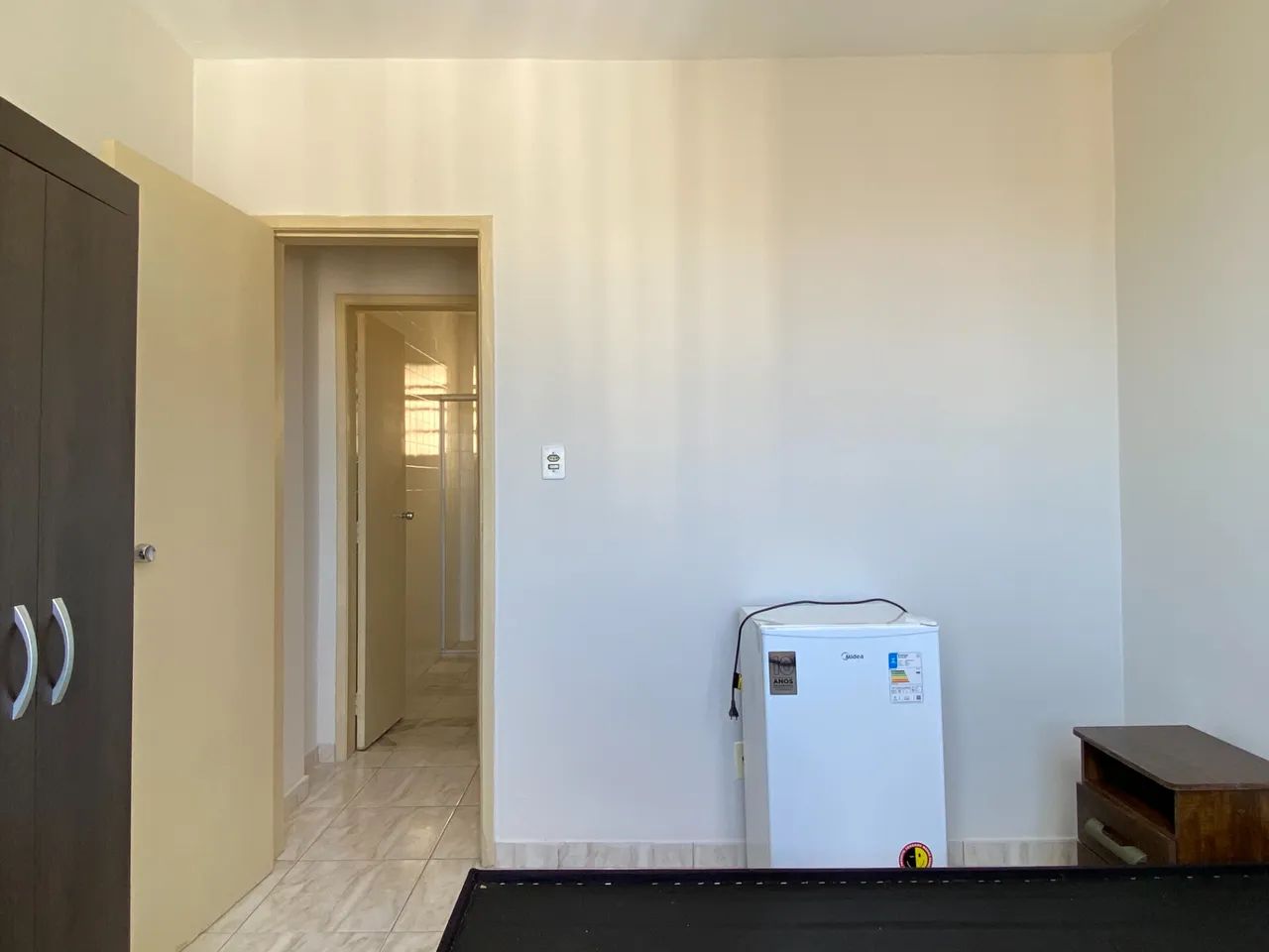 Quarto e sala com mobília no Centro para locação - Foto 5