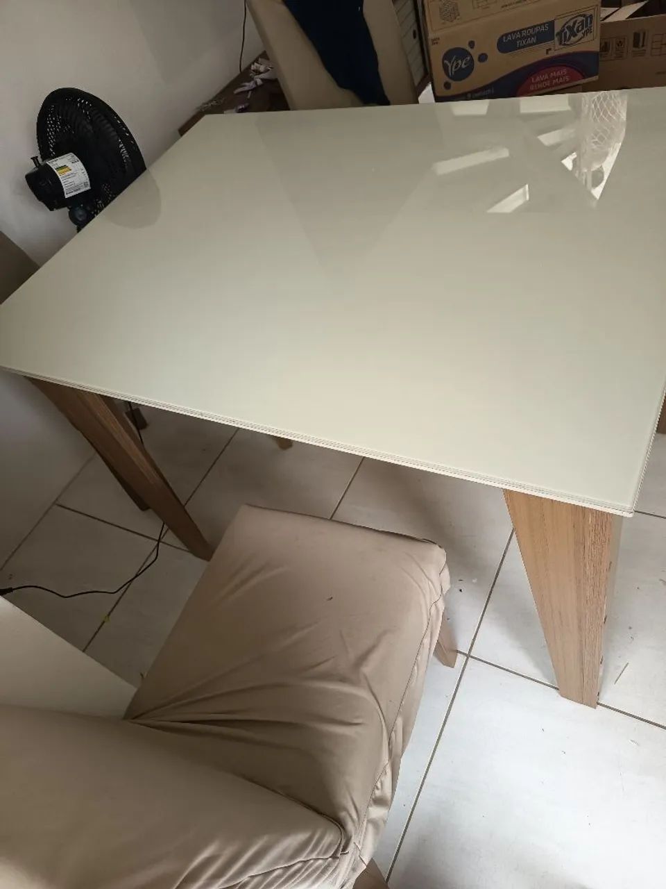 Mesa tampo de vidro, 4 lugares - Foto 4