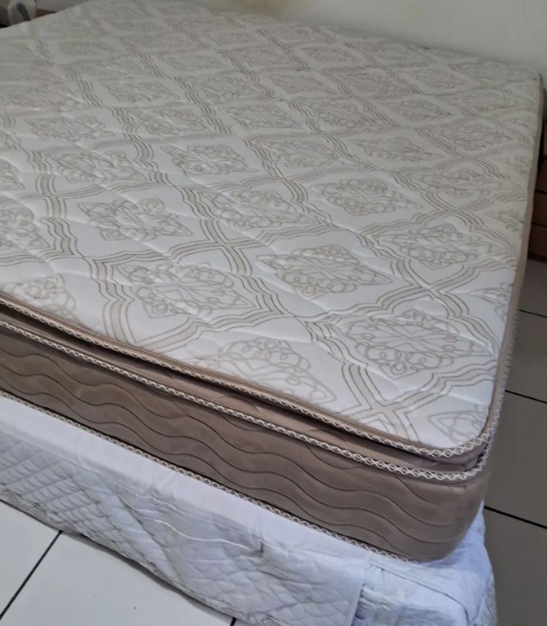 Cama box com colchão king 