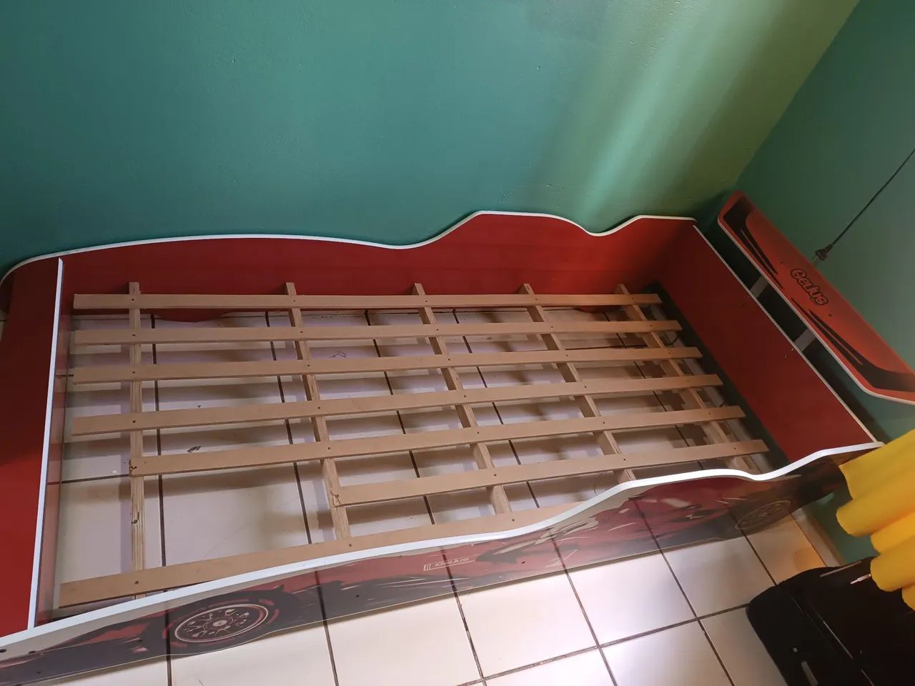 Vendo cama infantil estilo carro de corrida. - Foto 2