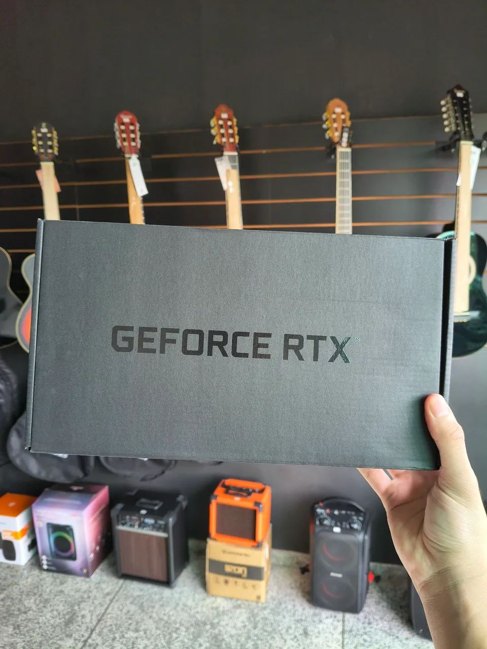RTX 3050 8GB - Em perfeito estado com caixa original - Foto 5
