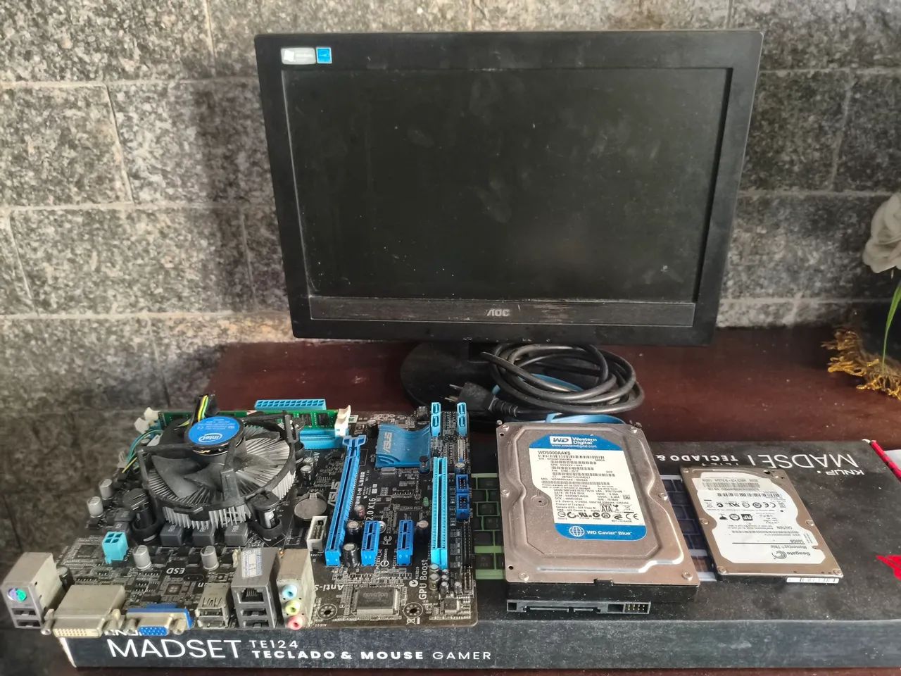 Intel Core I3-2129 3.30Ghz , 1Tb e 4GB Ram