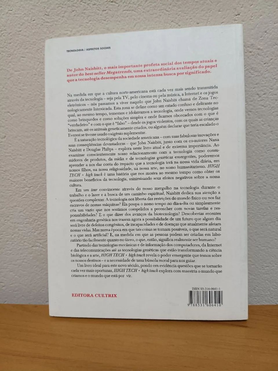 Livro High Tech High Touch Naisbitt - Foto 2
