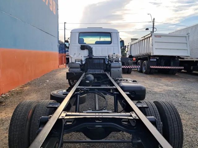 VW 8.150 Delivery Plus Chassis 4X2 - (2011) - Foto 4