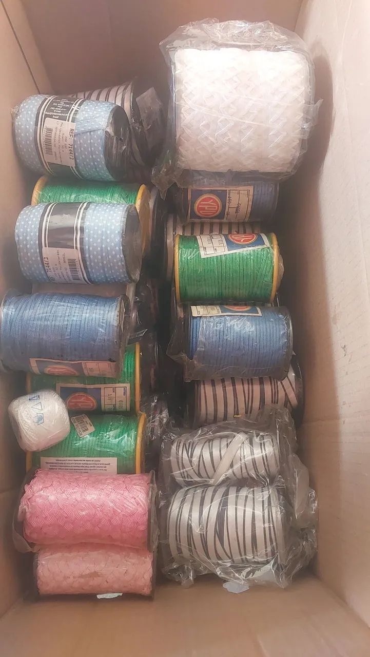 Linhas fitas e botões 