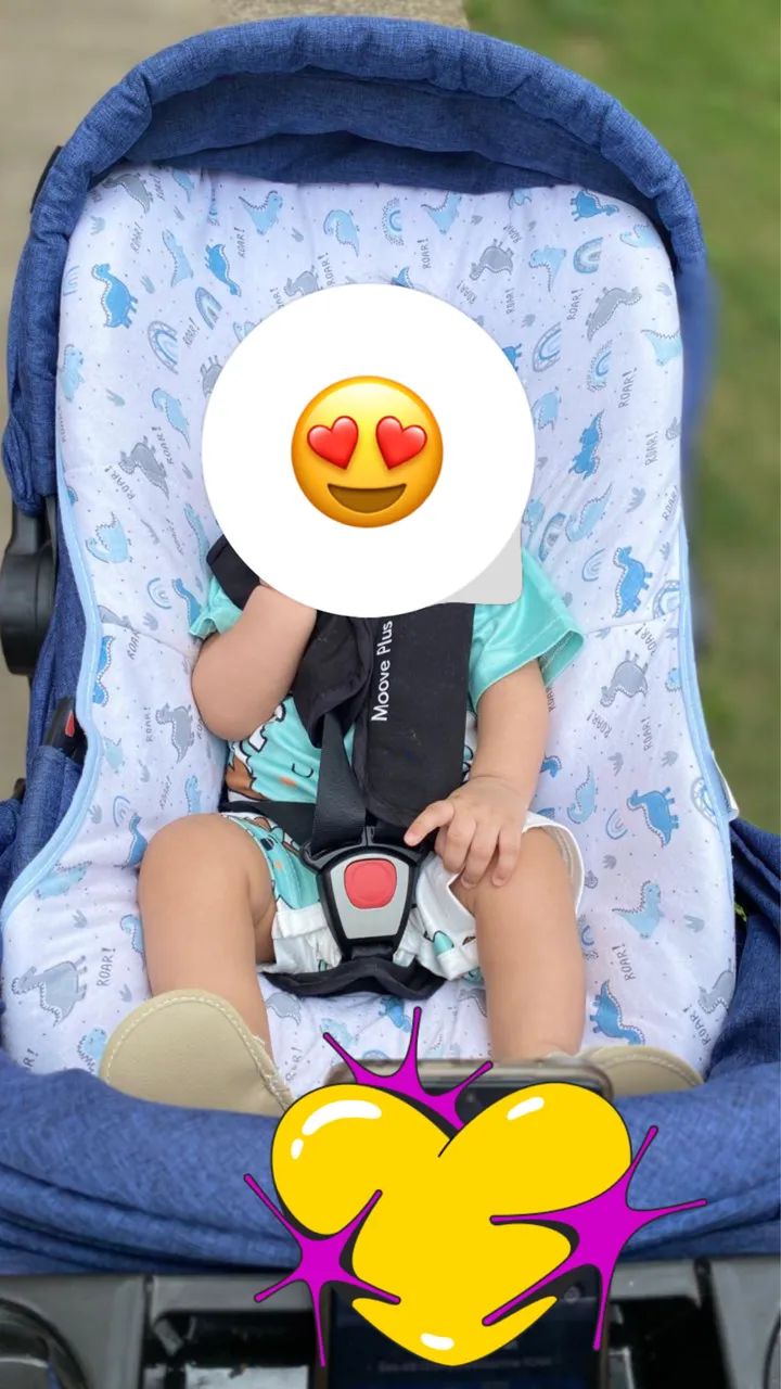 Carrinho de bebê e bebê conforto