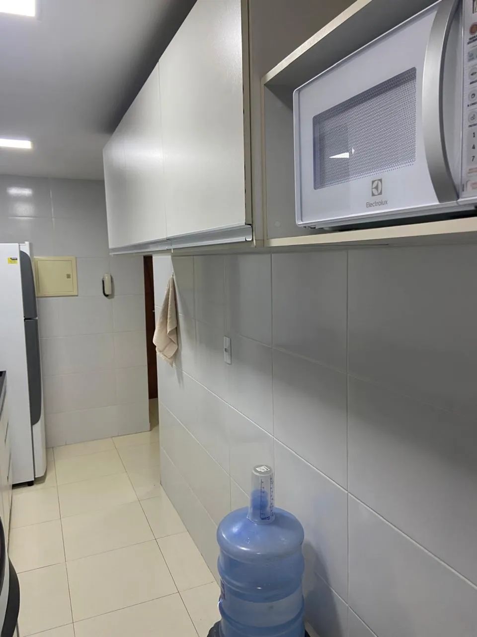 Aluga - Apartamento mobiliado 2 quartos no Brisamar.  - Foto 3
