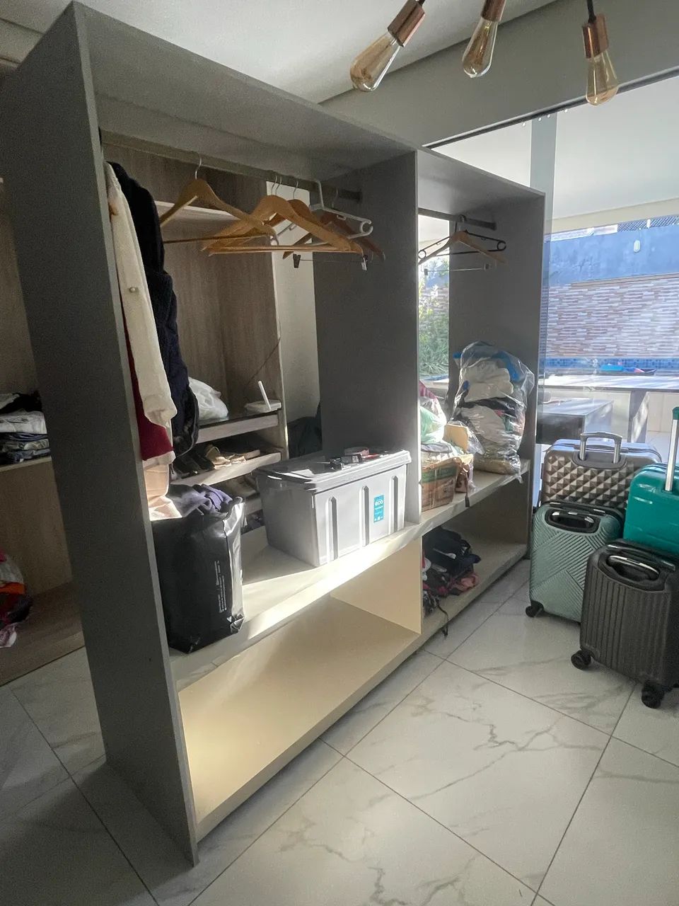 OPORTUNIDADE arara de roupas ferro e uma de madeira MDF  - Foto 3