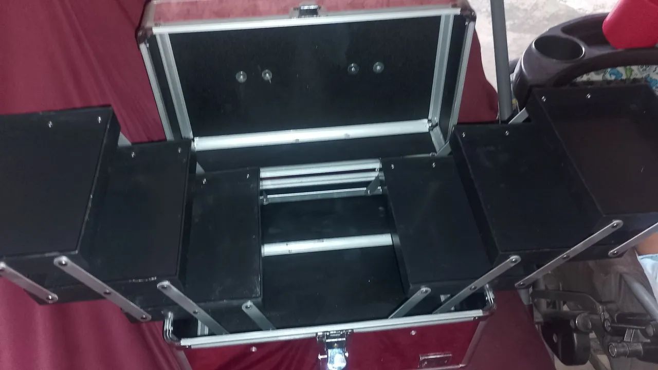 MALETA DE MAQUIAGEM NOVA - Foto 2