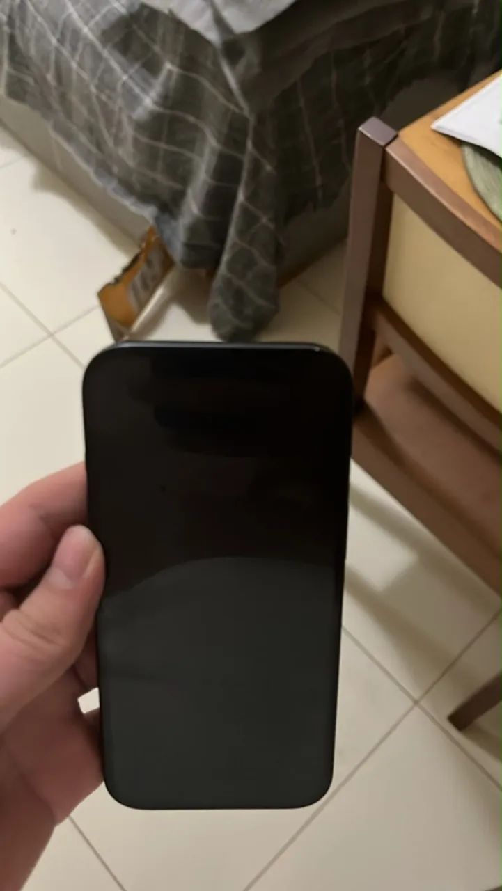 Troco ou vendo iPhone 15 128 gb preto - Foto 4