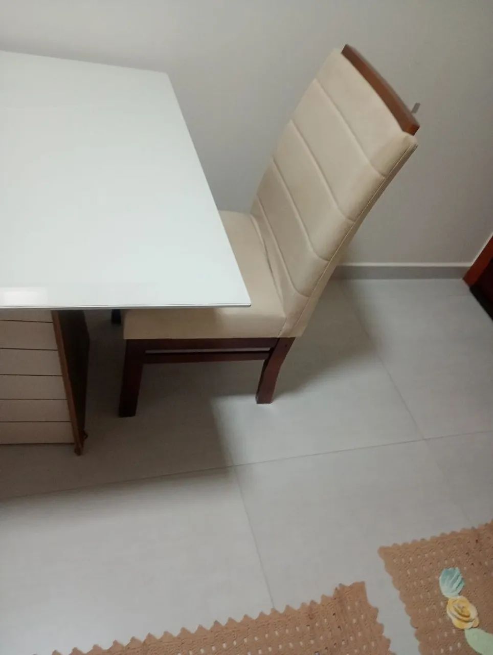 Mesa e 4 cadeiras - Foto 4
