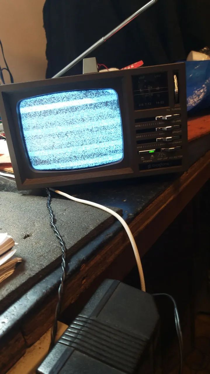 televisão portátil 5 POLEGADAS mais radio AM, FM, leia - Foto 5