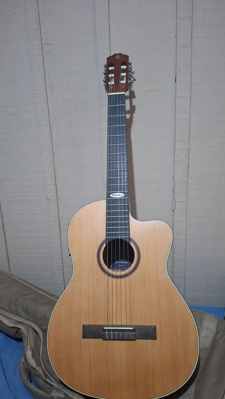 Violão strinberg