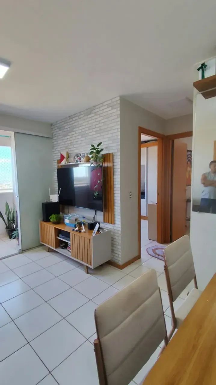 2 QUERTOS COM SUÍTE , VARANDA E VAGA DE GARAGEM COBERTA  .