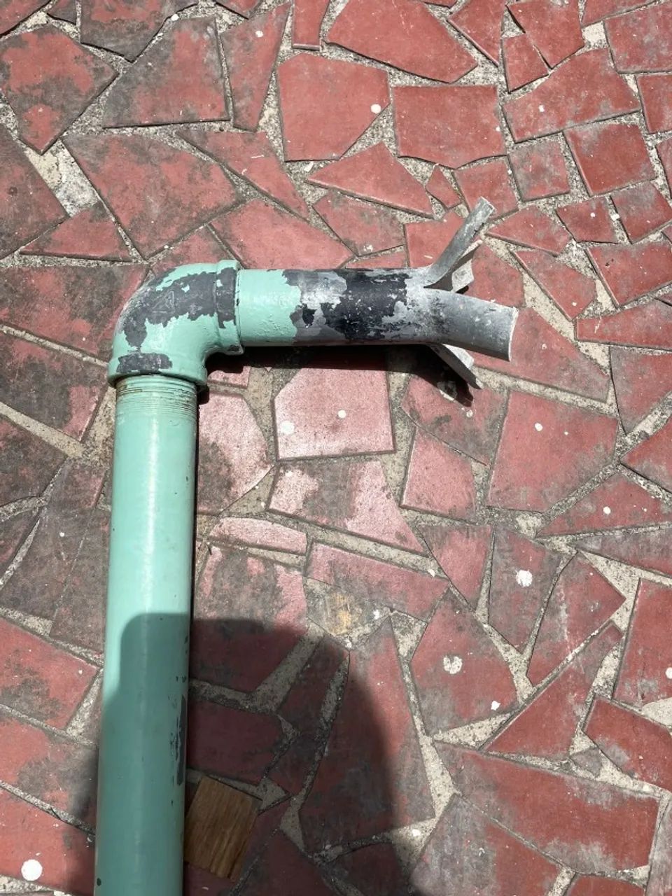 Corrimão de ferro com chumbado 4,25 metros 4 cm diâmetro  - Foto 3