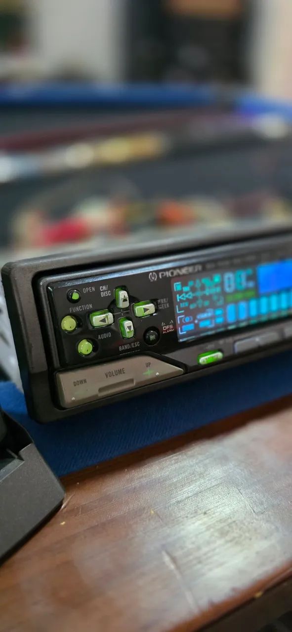 Toca CD Pioneer DEH-P835R. - Foto 3