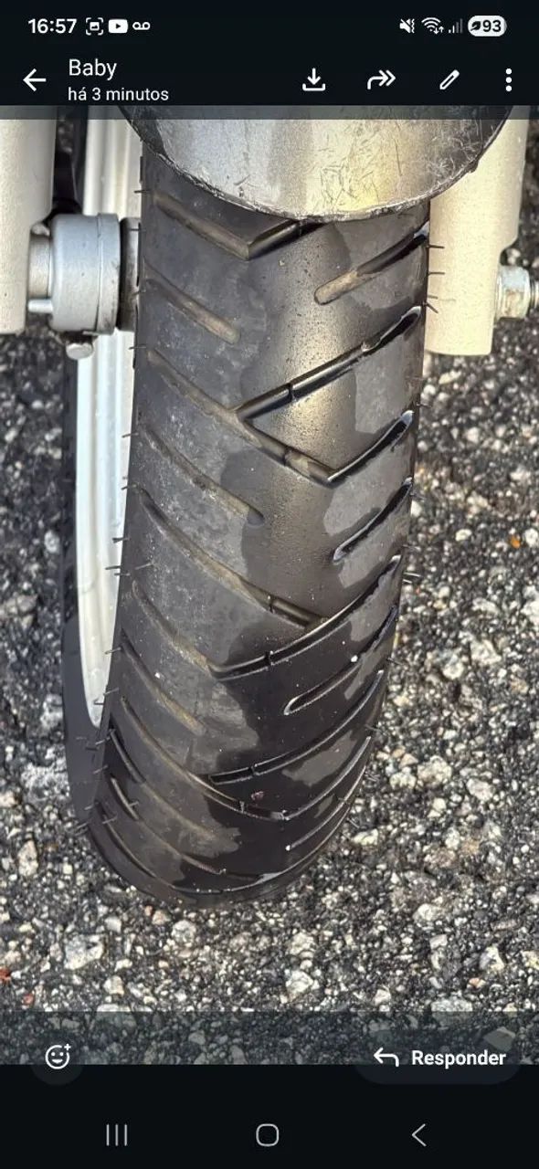 Moto com 2 pneus ok e dock ok