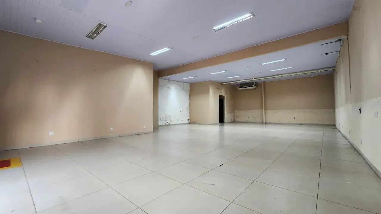 Alugo Salão comercial com aprox. 170m² na Estrada do Moinho - Cuiabá - MT - Foto 4