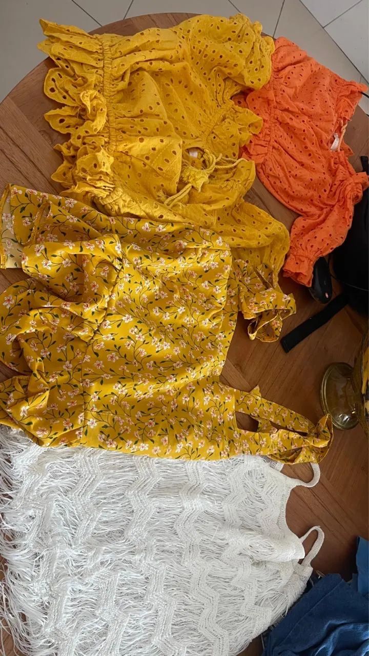 Lote de Roupas - venda somente pacote fechado - Foto 4