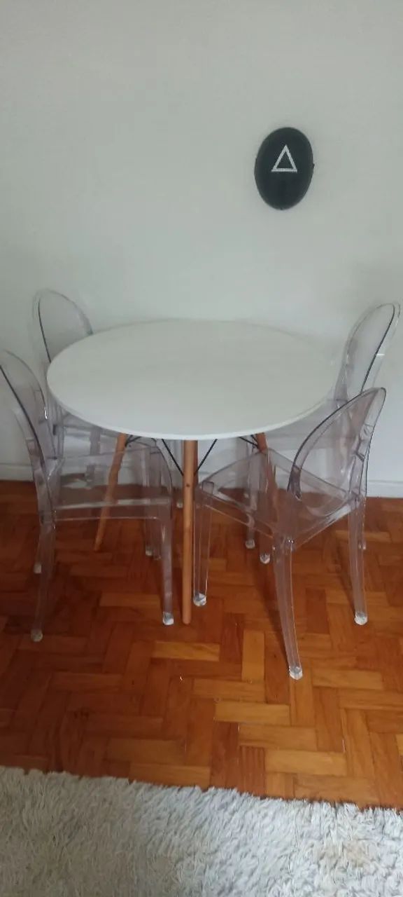 Mesa jantar com cadeira de cristal 