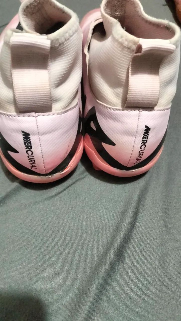Chuteira Nike de botinha n 37 original  - Foto 3