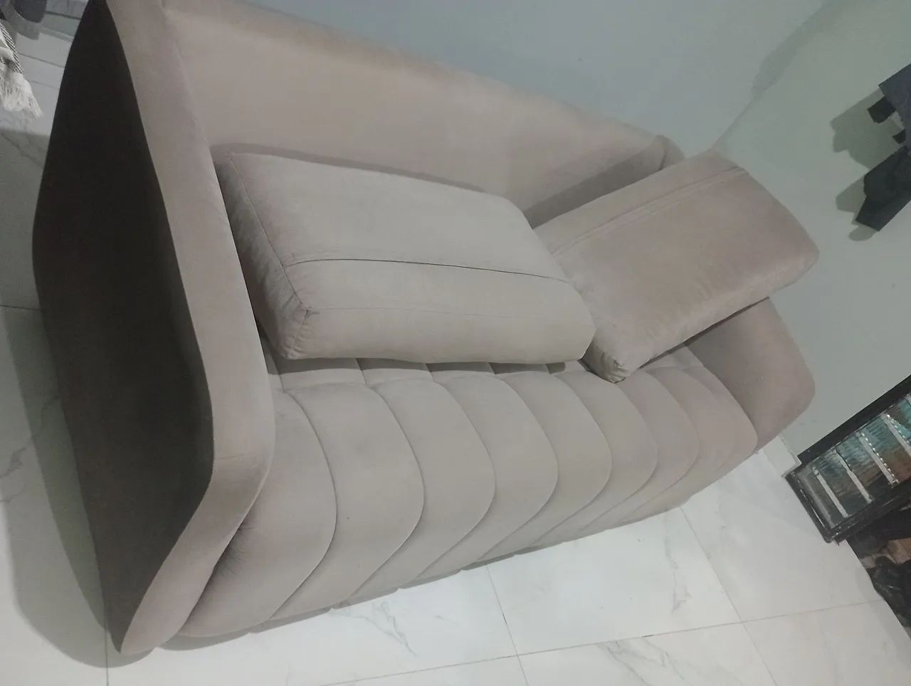 Vende- se um sofá de três lugares  - Foto 4