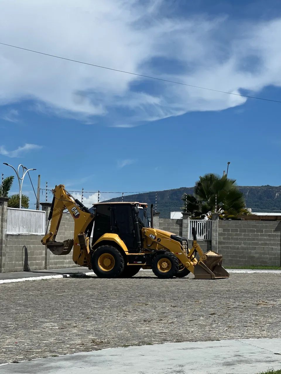 Retroescavadeira CAT 416