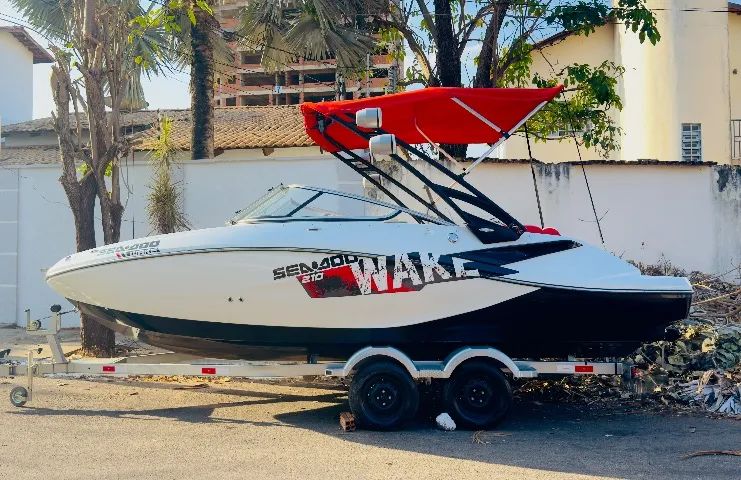 JET BOAT SEA DOO WAKE 210 - Foto 2