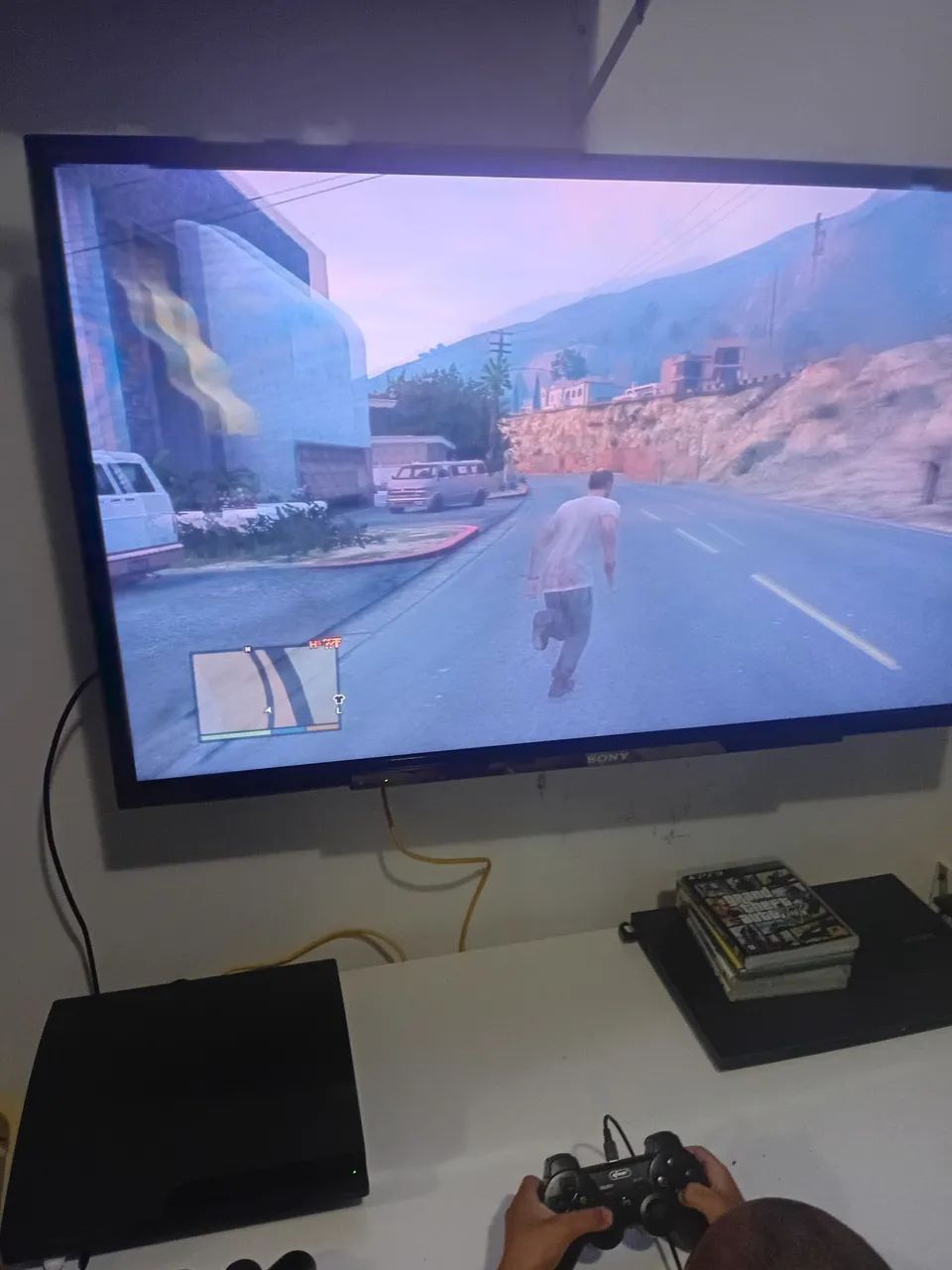 Ps3 com cabos e controle e 4 jogos. - Foto 5