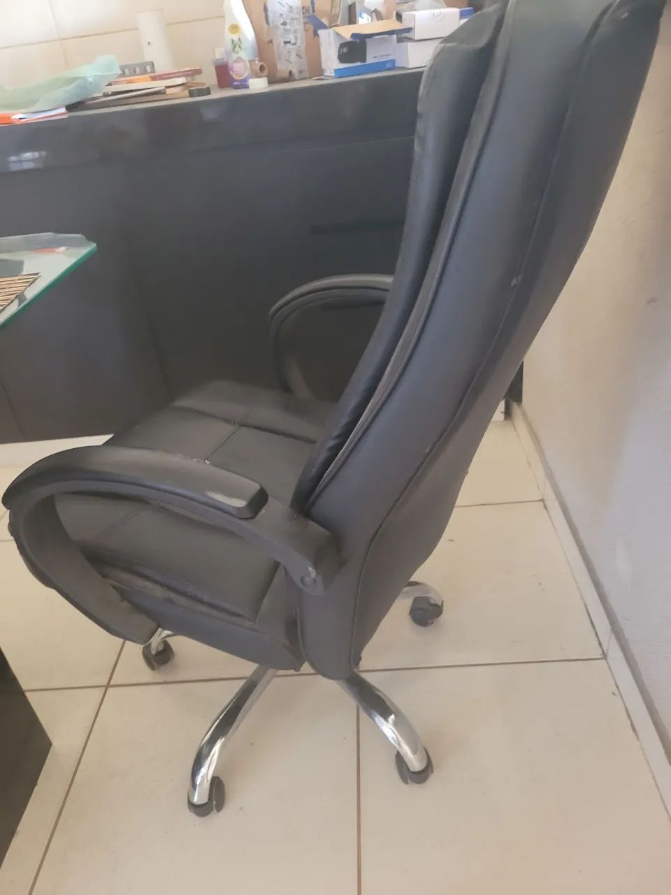 Cadeira de escritório em couro 