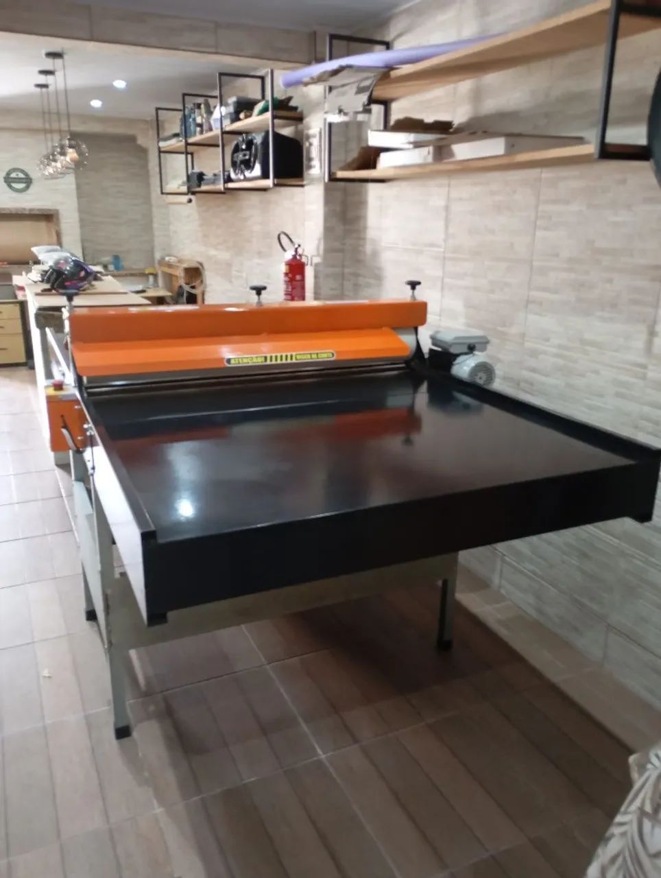 Máquina de corte e vinco automática1,20 MTS de boca, mais facas. - Foto 5