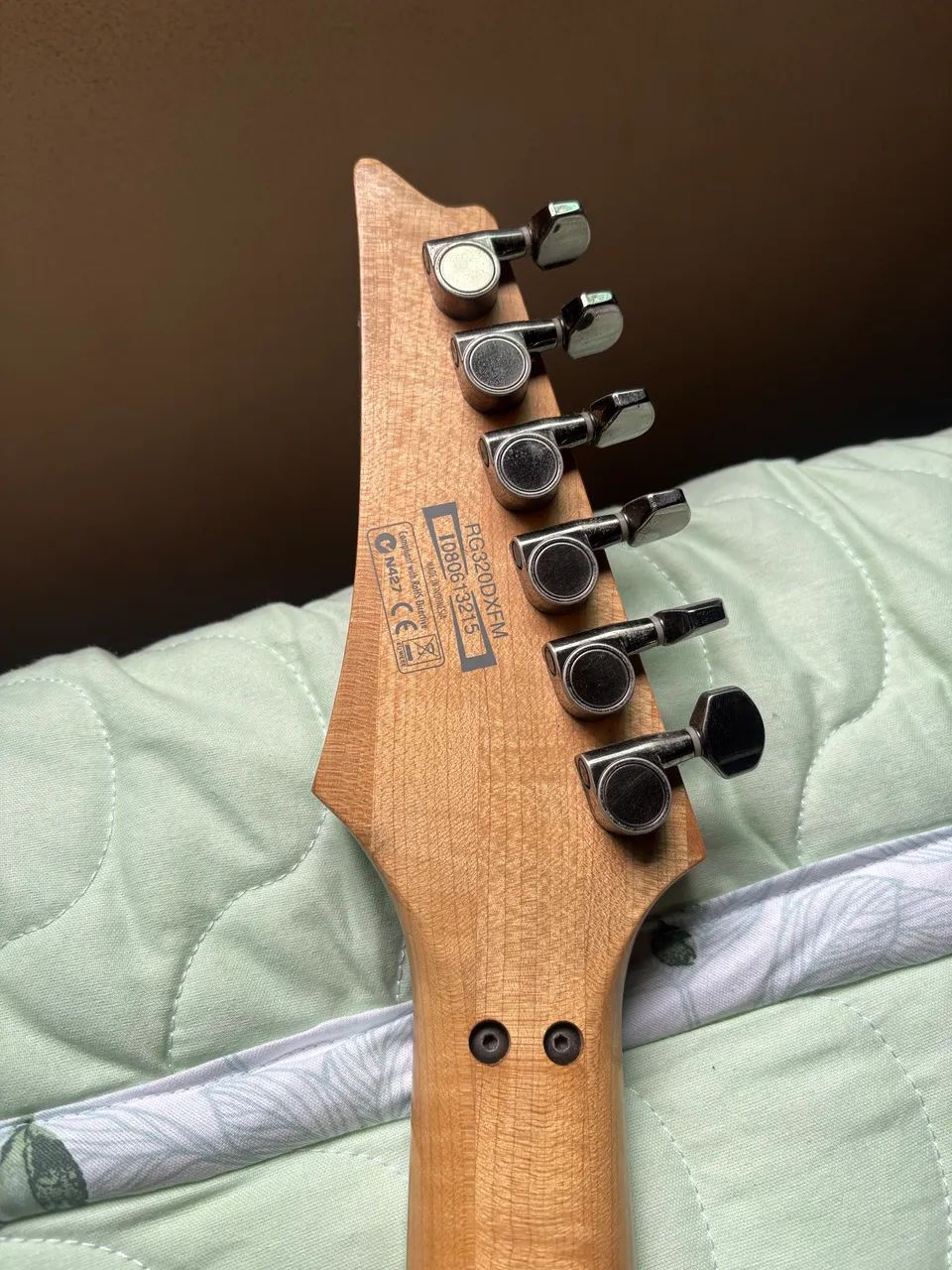 Troca em pedaleira ou venda Guitarra Ibanez RG320DX captador malagolli custon 84 na ponte - Foto 2