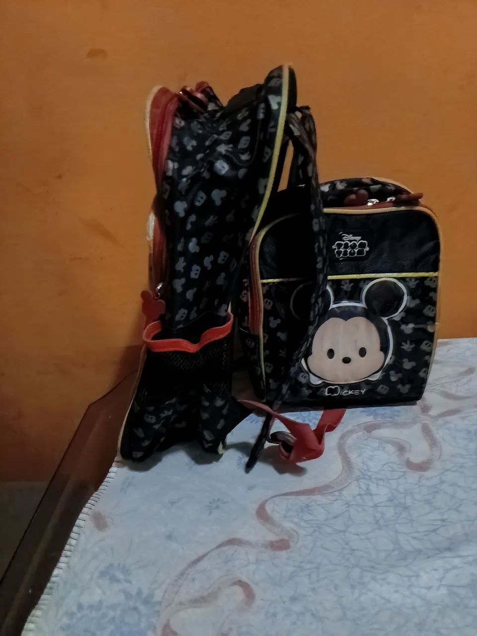 Mochila Disney tsum tsum.  - Foto 2