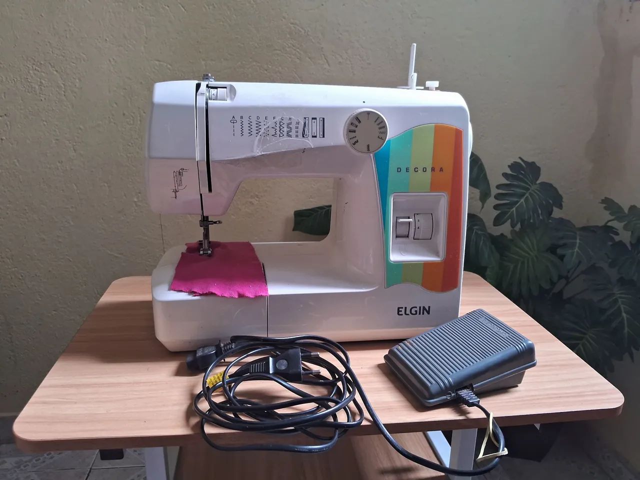 Máquina de costura doméstica decora  - Foto 2