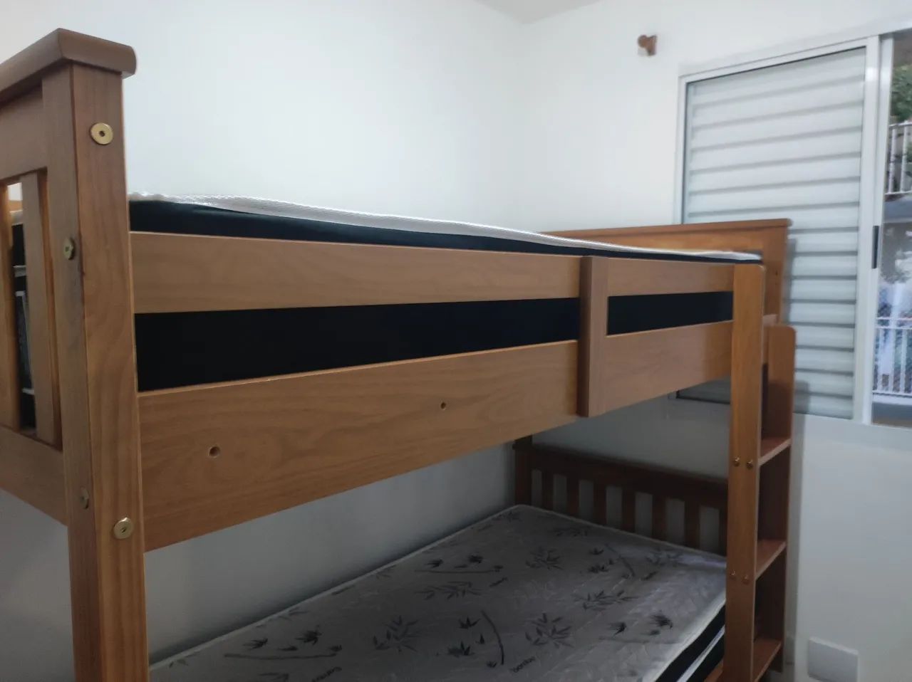 Bicama madeira maciça com cama auxiliar  - Foto 2