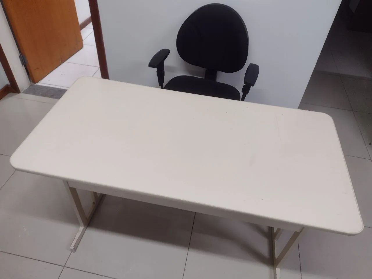 Mesa e cadeira de escritório  - Foto 2