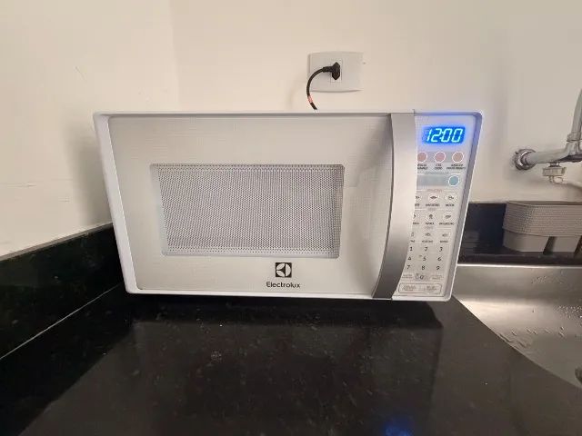 Microondas Eletrolux 20L 220v - Foto 4