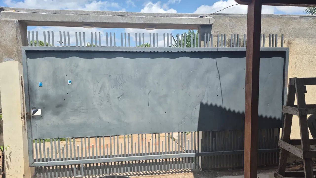 Portão de ferro galvanizado e chapa de zinco - Foto 2