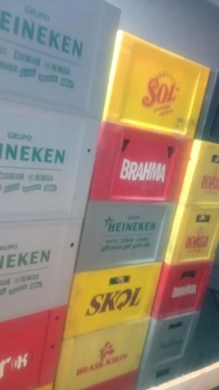 Caixa de cerveja com os casco 