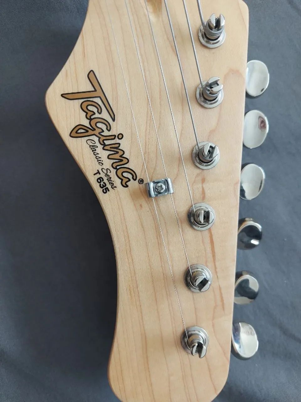 Guitarra Tagima T635 Stratocaster preta - Foto 4
